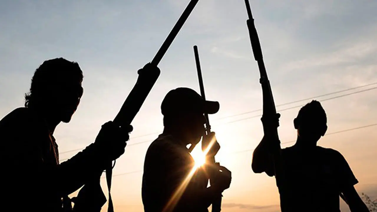 Gunmen storm Oyo community, kidnap two, injure one