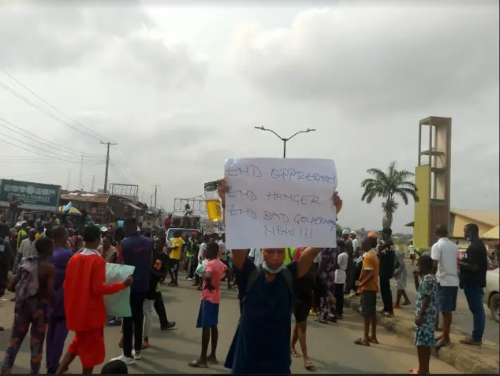 Hardship: ‘Your policies are against the people’ – Oyo residents tell Tinubu [PHOTOS]