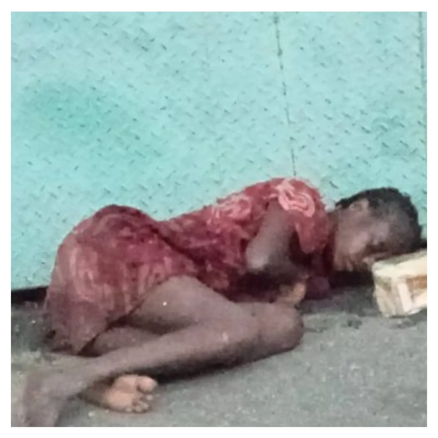 Unidentified woman found abandoned by roadside in Osogbo