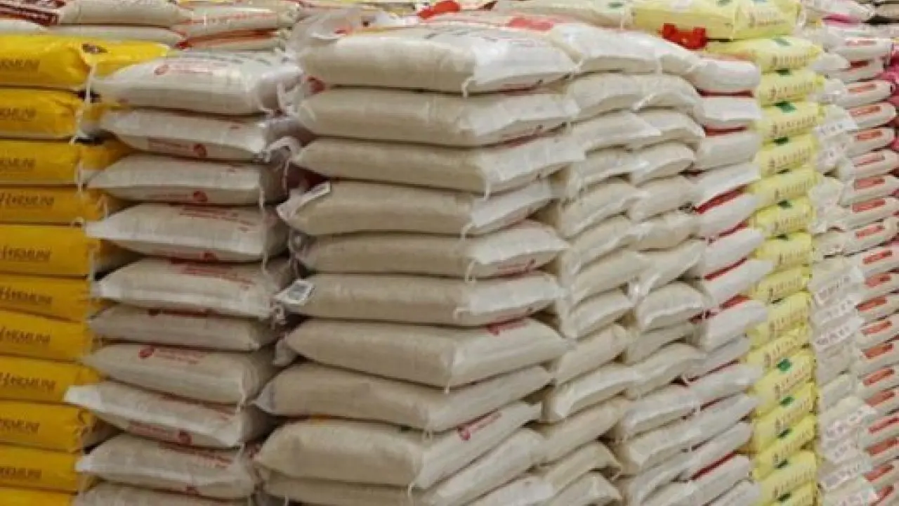 Workers fume as Nigerian Govt suspends sale of subsidised rice